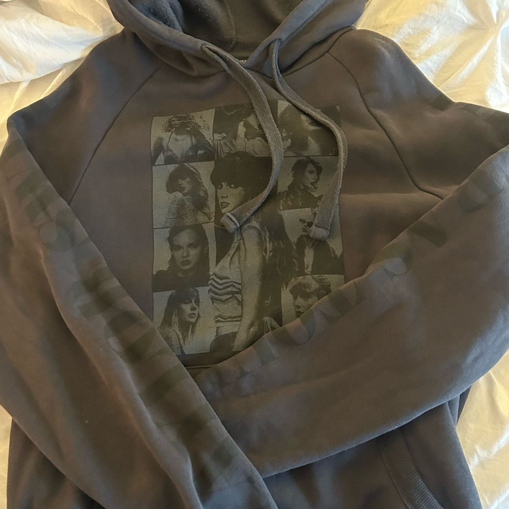 Graphic Hoodie in Charcoal Gray